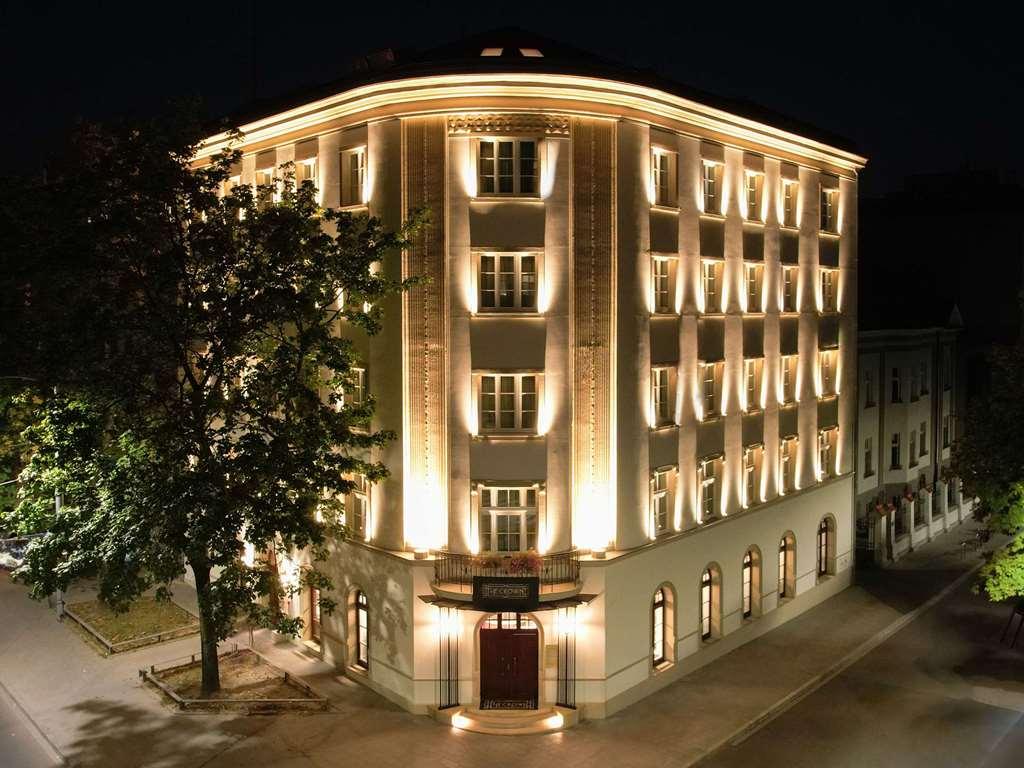 Hotel The Crown - Handwritten Collection *